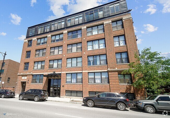 Building Photo - 2911 N Western Ave Unit #313 Rental