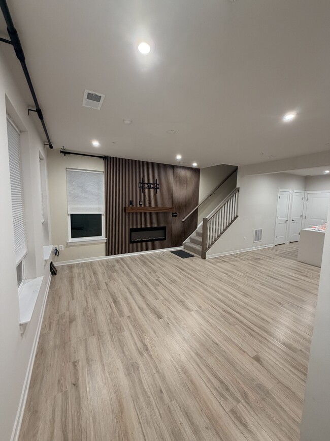 Photo - 20306 Newfoundland Sq Unit 20306 Newfoundland Sq.