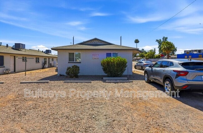 Photo - 5645 S 6th St