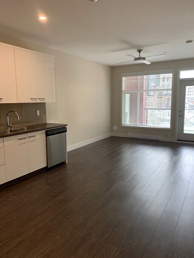 Photo - 45513-45513 Market Way