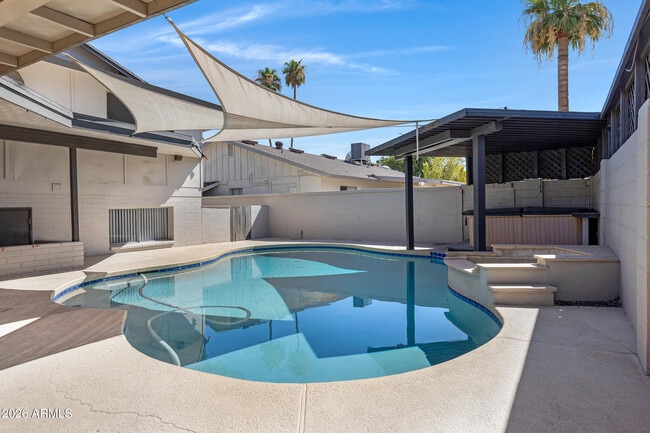 Photo - 1627 E Fremont Dr