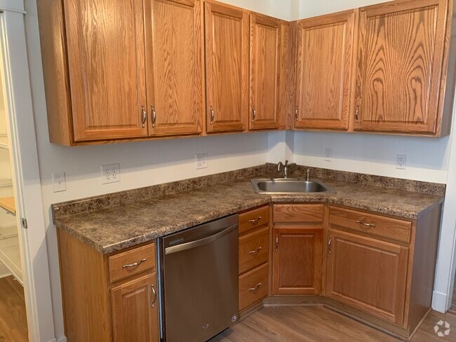 Building Photo - 6401 Bartlett St Rental