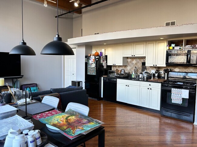 Photo - 1601 S Indiana Ave Unit 212