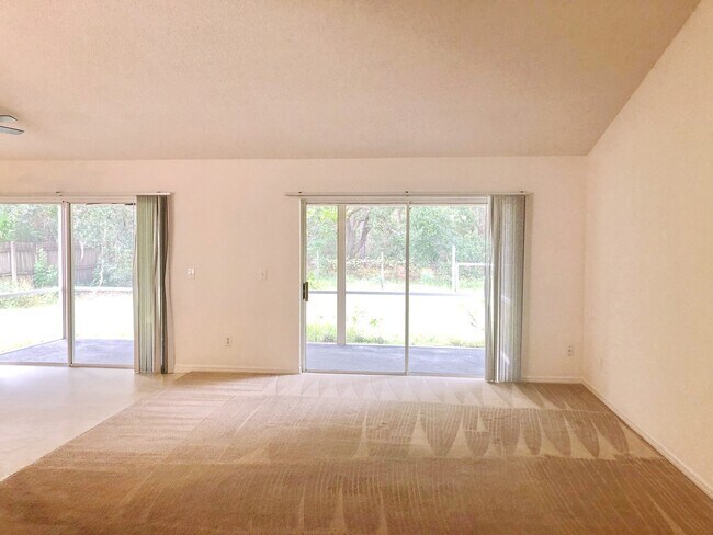 Photo - NICE HOME IN WEDGEFIELD GOLF COURSE COMMUNITY