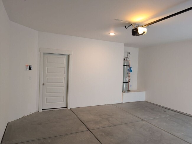 Photo - Move In Ready 4 Bedroom Home!
