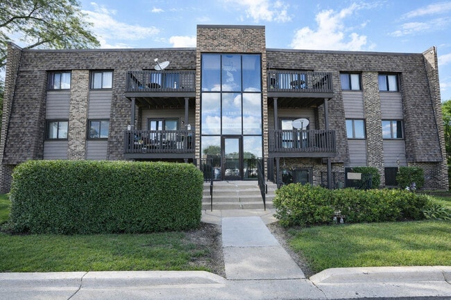 Building Photo - 1486 Stonebridge Cir Unit A5