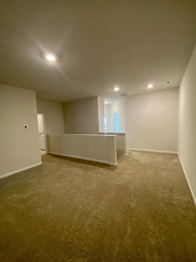 Photo - Beautiful 3BR/2.5BA Townhouse; Easy Access to I485 and Uptown