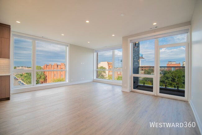 Photo - 2355 W Flournoy St Unit #301