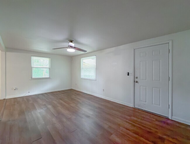 Photo - 1210 Carson Dr