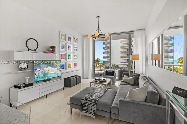 6799 Collins Ave Unidad 407