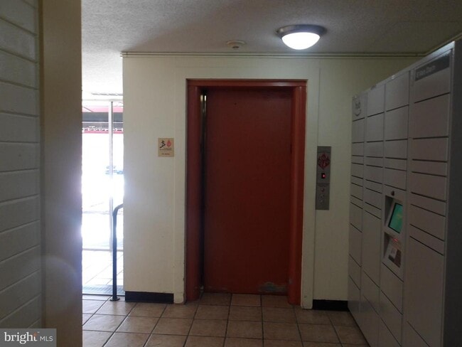 Photo - 8 S Van Dorn St Apartamento Unidad 201ALEXANDRIA