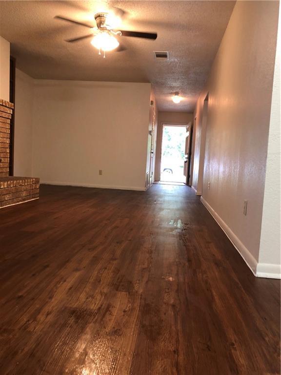 Photo - 9106 Sedgemoor Trail