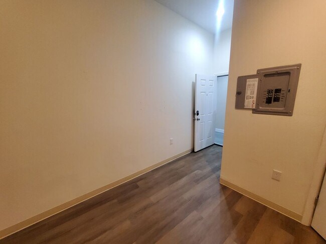 Photo - 641 Washington St Unidad d