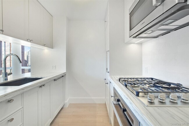 Photo - 389 E 89th St Unit 15G