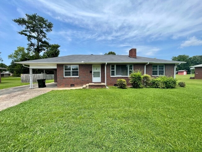Building Photo - Super Clean 3 bed 2 bath home in Athens in...