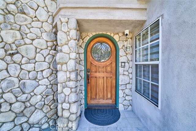 1089 Village Dr
