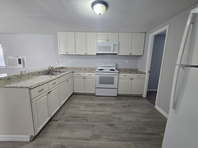 Photo - 1871 Cactus Ct