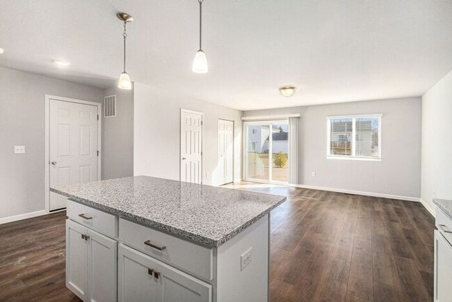 Photo - 1633 Kennedy