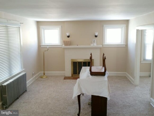 Building Photo - 329 N Main St Rental