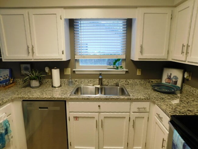 Photo - 939 Ridgewood Way