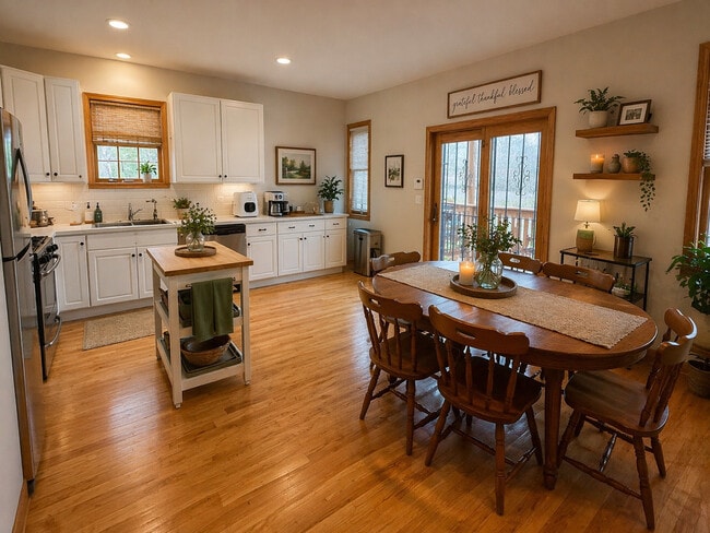 Photo - 1463 N Leavitt St