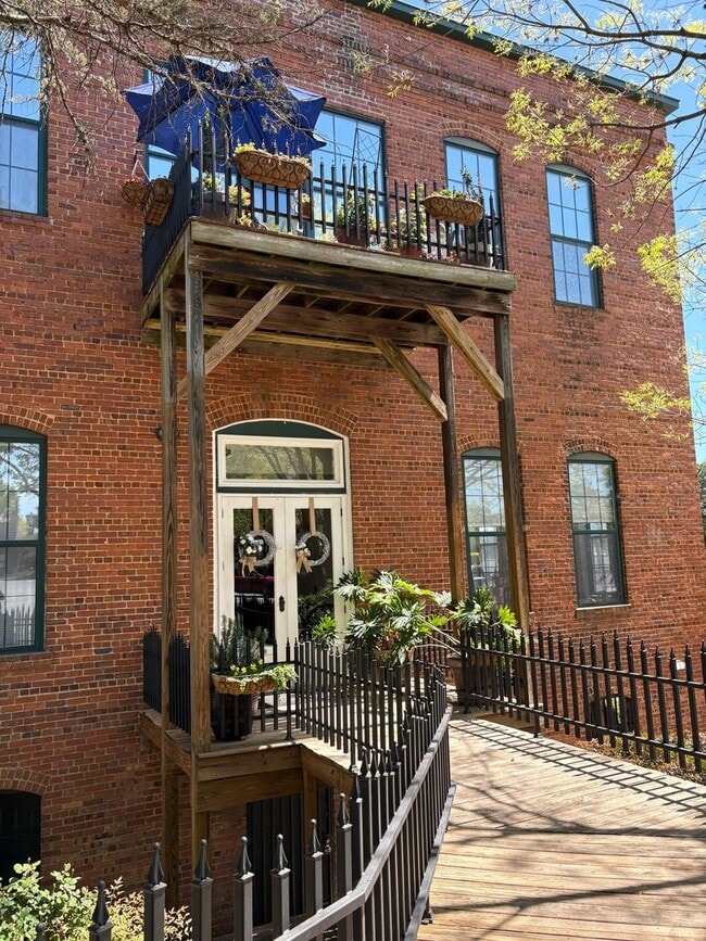 Building Photo - Lovely 2 Bedroom 2 full Bath Historical  Condo in Downtown Easley! Lawn Care and Trash Pickup inc... Unit 101