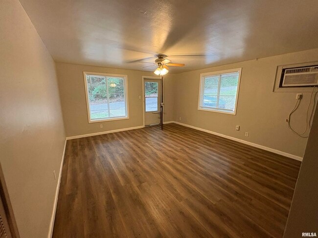 Photo - 110 Oakdale Rd
