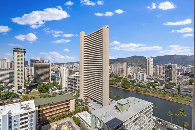 Photo - Aloha Towers