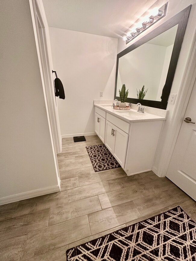 Photo - 1614 NE 2nd Pl House