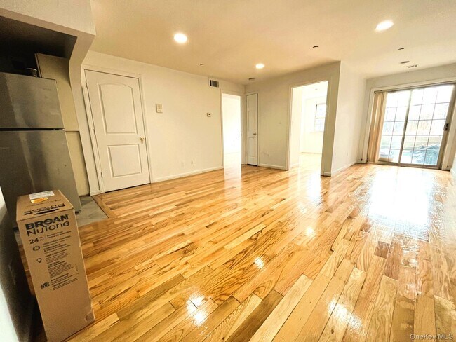 Photo - 104-27 38th Ave Unit 1B