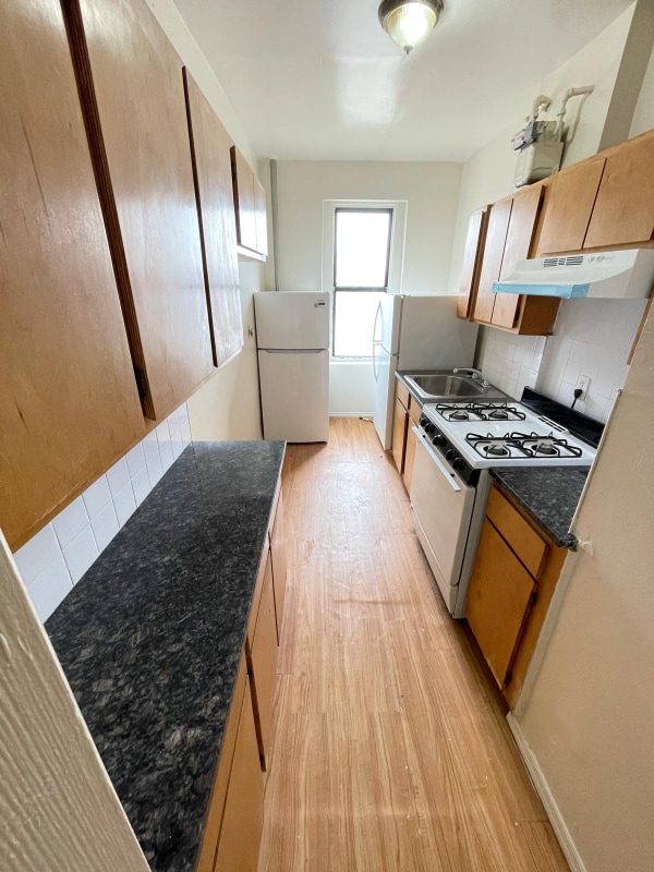 Photo - 229 W 232nd St Apartment Unit 2H