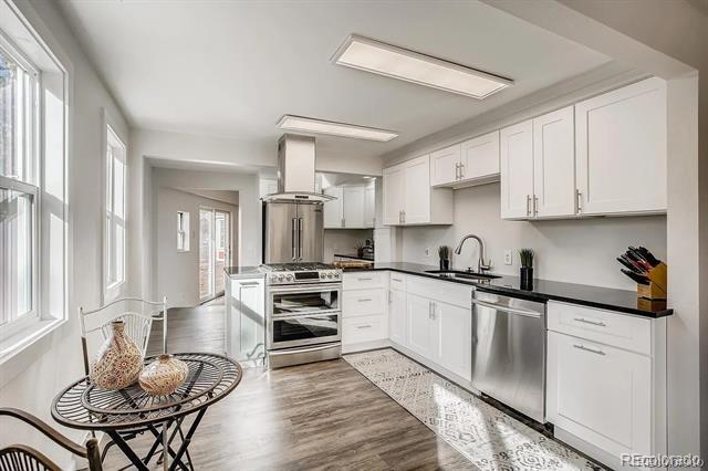 Photo - 5205 Dover St