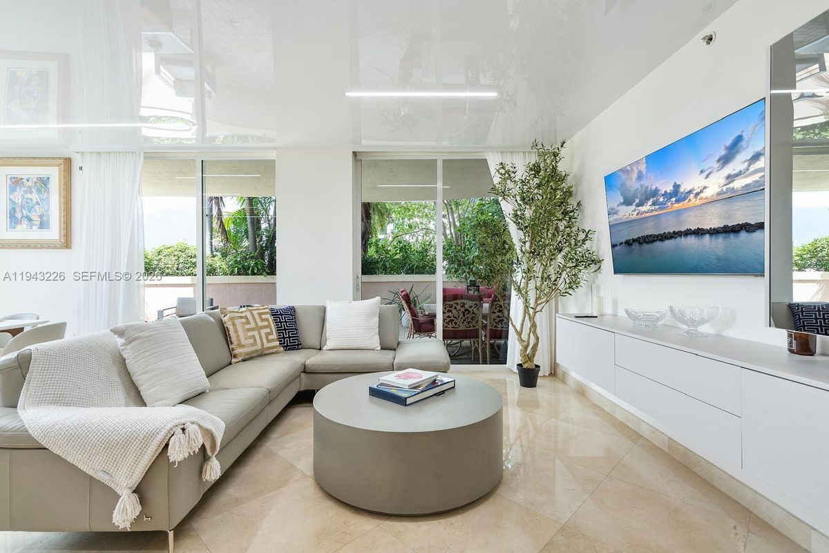 Photo - 17555 Atlantic Blvd