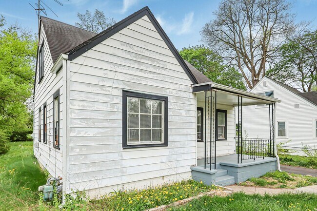 Photo - Newly Renovated - 3 Bed, 1.5 Bath Single-Family Home w/ Garage!!