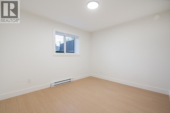 Photo - 5181 Booth Ave