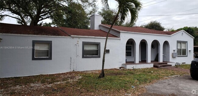 Building Photo - 9301 NW 4th Ave Unit 1 Rental