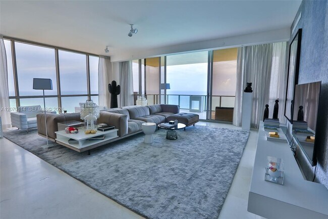 17749 Collins Ave Unidad 3101