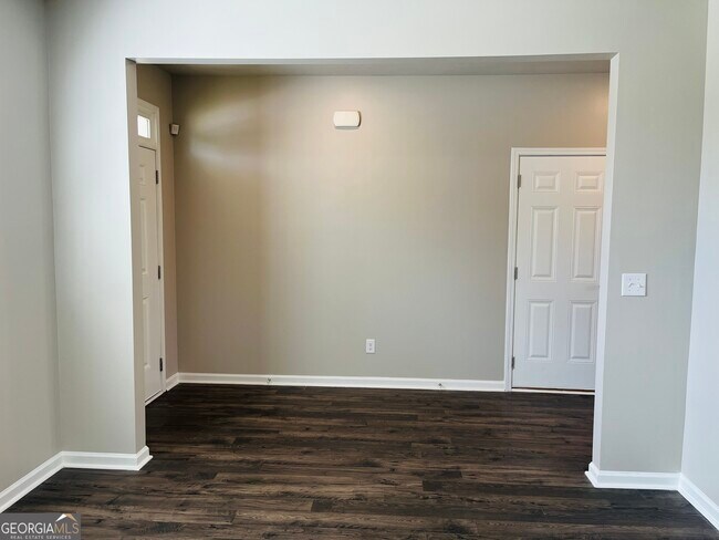 Photo - 19 White Spruce Wy