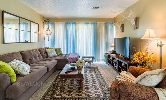 Photo - Oakwood Estates