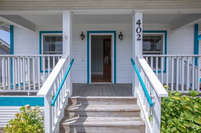 Building Photo - Move-In Now and Enjoy Summertime in Coupev... Rental