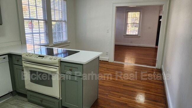 Photo - 925 Cooper Ave