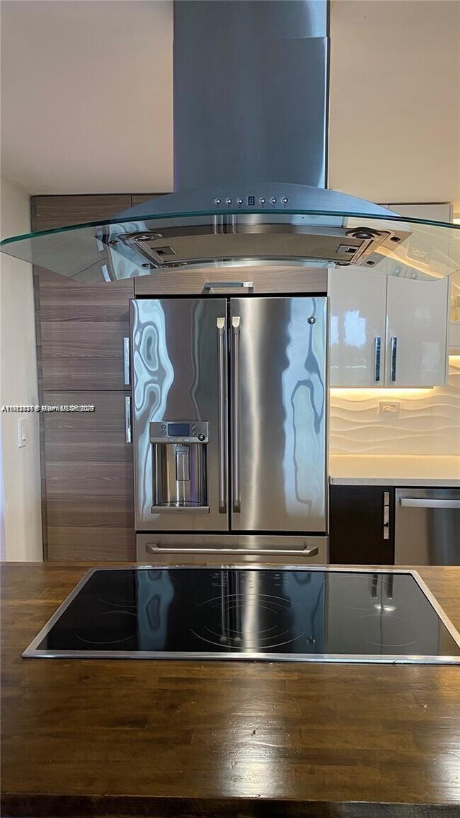 Photo - 19390 Collins Ave Unit 424