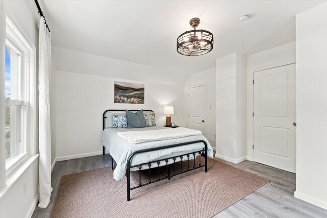135 Rutledge Ave Unit B