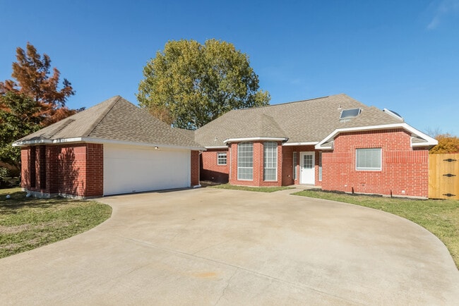 Building Photo - 116 Gregory Dr Rental