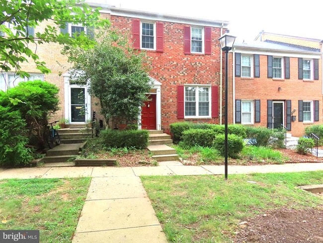 Building Photo - 624 Northcliffe Dr