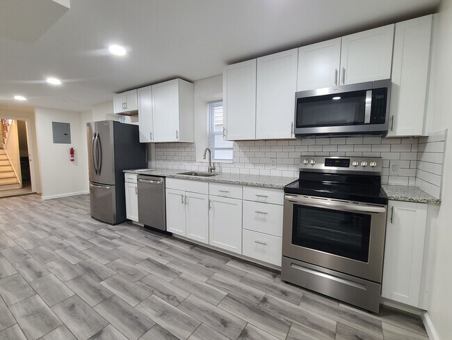 Photo - 75 Woodlawn Ave