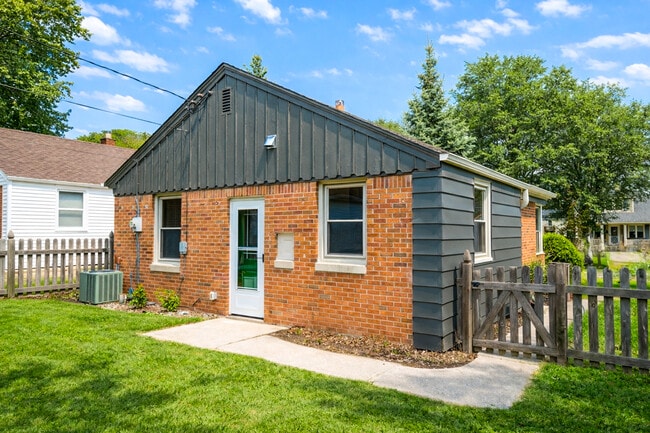 Photo - 7639 W Lorraine Pl