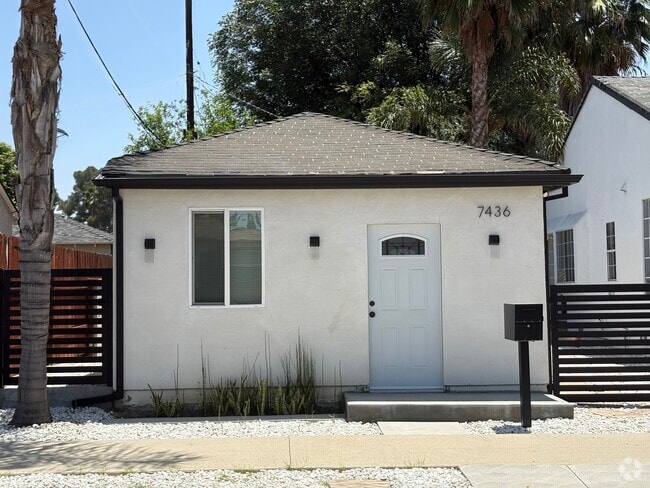 Building Photo - 7346 Ruffner Ave Unit A Rental