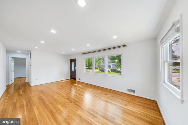Building Photo - 7411 Tillman Dr