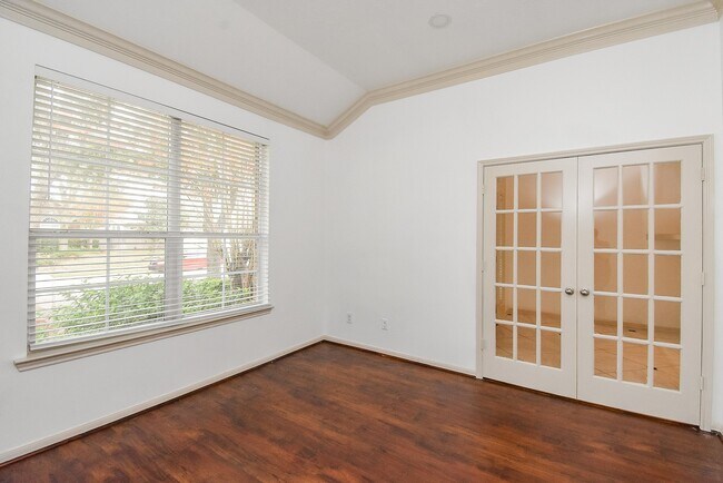 Photo - 6822 Clemson Ln